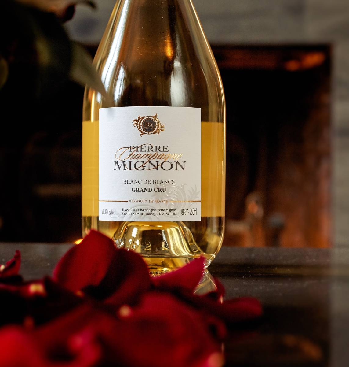 Accompagnez vos bouquets avec des bouteilles de champagne Blanc de Blancs Pierre Mignon chez Fleurs d'Auteuil